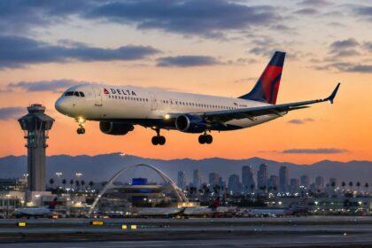 Delta Flight DL275 Diverted to LAX
